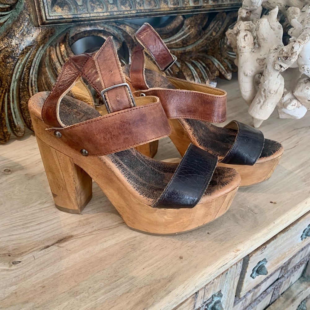 Heeled shoes-